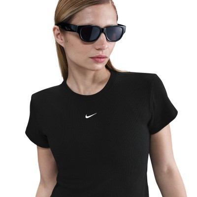 тениска,отново,на,училище,дамски,топове,nike,sports,tee,ld00,black