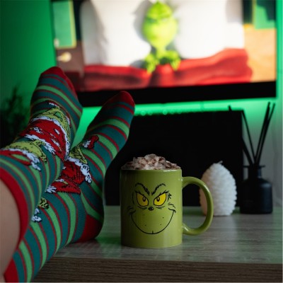 чорапи,подаръци,и,играчки,grinch,mug,and,socks,54,green