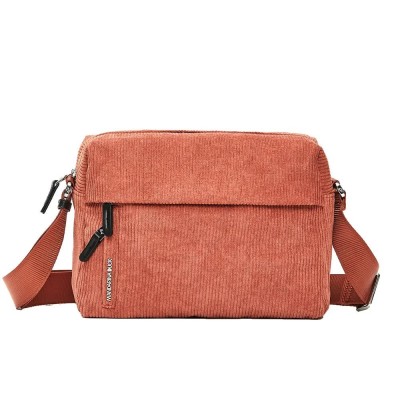 чанти,за,през,рамо,mandarina,duck,hunter,velvet,medium,okt19,crossbody,winter,rose