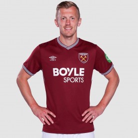 Футболна фланелка Umbro Castore West Ham United Home Shirt 2025 2026 Adults - Claret/Blue футболна,фланелка,футболни,фланелки,мъжки,блузи,с,яка,мъжки,потници,футбол,umbro,castore,west,ham,united,home,shirt,2025,2026,adults,claret,blue