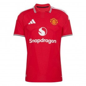 Мъжка футболна фланелка Adidas Manchester United Authentic Home Shirt 2026/27 Mens - Red/White мъжка,футболна,фланелка,футболни,фланелки,английската,висша,лига,manchester,united,adidas,manchester,united,authentic,home,shirt,2026,27,mens,red,white