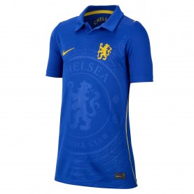 Юношеска футболна фланелка Nike Chelsea Home Shirt 2026/27 Juniors - Blue/Gold юношеска,футболна,фланелка,футболни,фланелки,английската,висша,лига,детски,футболни,фланелки,nike,chelsea,home,shirt,2026,27,juniors,blue,gold