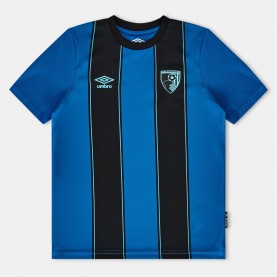 Детска футболна фланелка Umbro Unisex Kids Bournem Away Short Sleeve Football Shirt - Blue/Caviar детска,футболна,фланелка,футболни,фланелки,английската,висша,лига,детски,футболни,фланелки,umbro,unisex,kids,bournem,away,short,sleeve,football,shirt,blue,