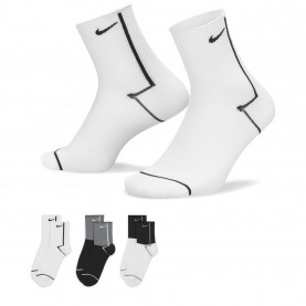 Дамски чорапи Nike Womens Trainer Ankle Socks - Multi дамски,чорапи,детски,чорапи,всички,чорапи,чорапи,за,училище,дамски,чорапи,детски,чорапи,nike,women,s,trainer,ankle,socks,multi