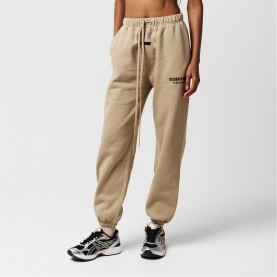 Анцуг FEAR OF GOD ESSENTIALS 380 Gsm Logo Joggers - Desert Sand анцуг,дамски,чорапогащи,и,клинове,дамски,анцузи,дамски,ежедневни,облекла,дамски,екипи,fear,of,god,essentials,380,gsm,logo,joggers,desert,sand