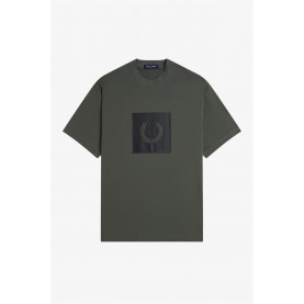 Fred Perry Fred Box Graphic T Sn62 - Field Grn 638 мъжки,тениски,fred,perry,fred,box,graphic,t,sn62,field,grn,638