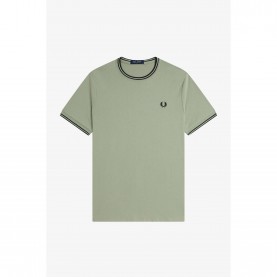 Тениска Fred Perry Twin Tipped T-Shirt - Seagrass S23 тениска,мъжки,тениски,fred,perry,twin,tipped,t,shirt,seagrass,s23