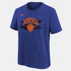 Тениска Nike Nike NBA TEAM LOGO GRAPHIC SS T-SHIRT - Knicks тениска,баскетбол,в,училище,детски,3/4,панталони,детски,тениски,баскетболни,облекла,nike,nike,nba,team,logo,graphic,ss,t,shirt,knicks