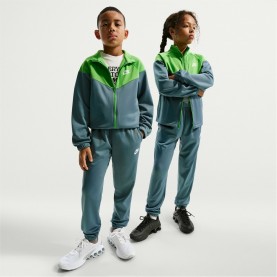 Юношески анцуг Nike NSW Poly Tracksuit Juniors - Slate/Green юношески,анцуг,дрехи,за,училище,разпродажба,nike,ученическо,облекло,детски,3/4,панталони,детски,екипи,nike,nsw,poly,tracksuit,juniors,slate,green