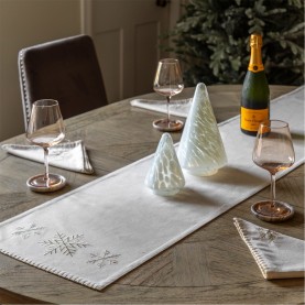 Gallery Luxe Snowflake Table Runner 360x1800mm - White аксесоари,на,разпродажба,gallery,luxe,snowflake,table,runner,360x1800mm,white