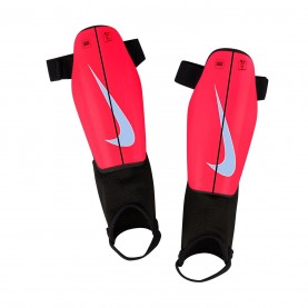 футболни,кори,разпродажба,nike,спорт,в,училище,футболни,аксесоари,футболни,кори,nike,charge,shin,guard,juniors,red,black