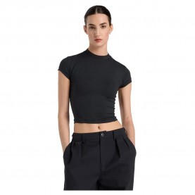 Тениска New balance NB Define Fitted T-Shirt short sleeve T-shirt - Black (Black 001) тениска,дамски,тениски,new,balance,nb,define,fitted,t,shirt,short,sleeve,t,shirt,black,(black,001)