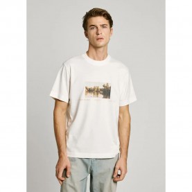 Тениска Pepe jeans Desmond Tee short sleeve T-shirt - White (Off White) тениска,мъжки,тениски,pepe,jeans,desmond,tee,short,sleeve,t,shirt,white,(off,white)