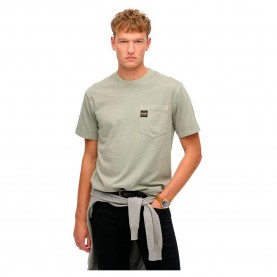 Тениска Superdry Contrast Stitch Pocket short sleeve T-shirt - Green (Washed Sage Green) тениска,мъжки,тениски,superdry,contrast,stitch,pocket,short,sleeve,t,shirt,green,(washed,sage,green)