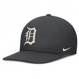 Шапка Nike MLB Detroit Tigers Statement Dri-Fit Pro Structured Square Bill cap - Black (Anthracite 06F) шапка,всички,шапки,nike,mlb,detroit,tigers,statement,dri,fit,pro,structured,square,bill,cap,black,(anthracite,06f)