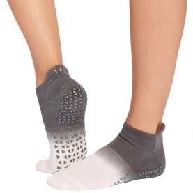 Чорапи Tavi Pilates Grip Savvy socks - Grey (Anchor Ombre) чорапи,мъжки,чорапи,дамски,чорапи,tavi,pilates,grip,savvy,socks,grey,(anchor,ombre)