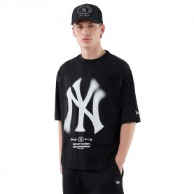Тениска New era MLB Boxy Graphic New York Yankees short sleeve T-shirt - Black (Black) тениска,мъжки,тениски,дамски,тениски,new,era,mlb,boxy,graphic,new,york,yankees,short,sleeve,t,shirt,black,(black)