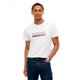 Тениска Tommy jeans DM0DM23715 T-shirt - White (Ecru) тениска,мъжки,тениски,дамски,тениски,tommy,jeans,dm0dm23715,t,shirt,white,(ecru)