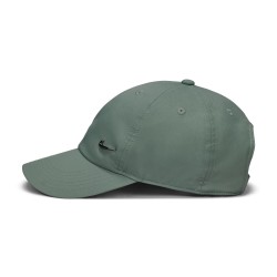 Юношеска шапка с козирка Nike Met Swoosh Cap Junior - Clay Green юношеска,шапка,с,козирка,всички,шапки,nike,met,swoosh,cap,junior,clay,green
