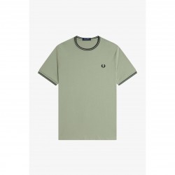 Тениска Fred Perry Twin Tipped T-Shirt - Seagrass S23 тениска,мъжки,тениски,fred,perry,twin,tipped,t,shirt,seagrass,s23