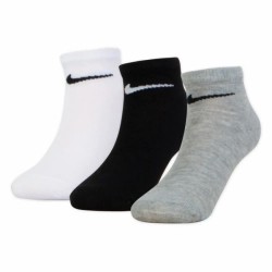 Чорапи Nike Basic short socks 3 pairs - Multicolor (White / Dk Grey Heather) чорапи,мъжки,чорапи,дамски,чорапи,nike,basic,short,socks,3,pairs,multicolor,(white,dk,grey,heather)