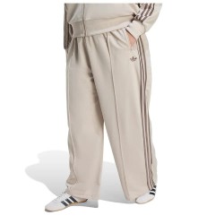 Анцуг Adidas Originals Firebird Loose Plus tracksuit pants - Beige (Stone Khaki / Earth Strata) анцуг,дамски,анцузи,adidas,originals,firebird,loose,plus,tracksuit,pants,beige,(stone,khaki,earth,strata)