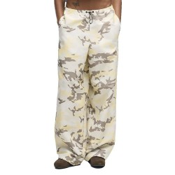 Анцуг Puma Street Glam Relaxed Camo Woven Op sweat pants - Beige (Buttercream / Aop) анцуг,мъжки,панталони,дамски,панталони,puma,street,glam,relaxed,camo,woven,op,sweat,pants,beige,(buttercream,aop)