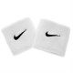накитник,разпродажба,nike,фитнес,кърпи,и,ленти,за,глава,всички,фитнес,аксесоари,скуош,скуош,аксесоари,nike,swoosh,wristband,2,pack,white,black